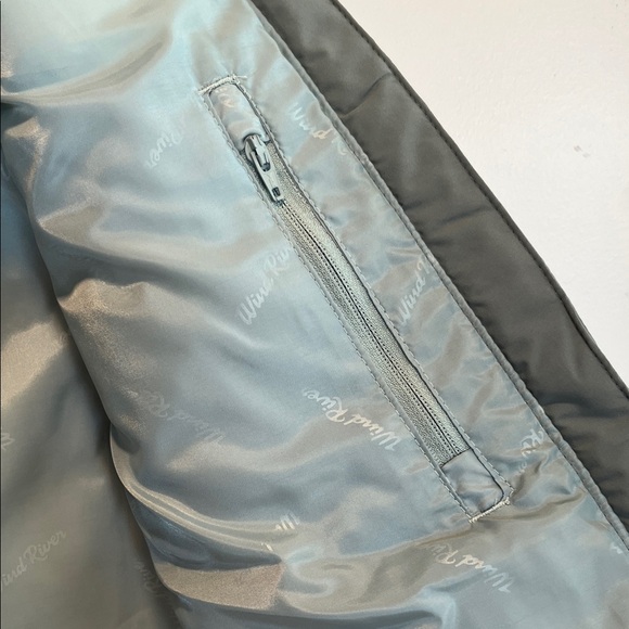 Women’s Puffer Vest Size M Sage Green - Picture 5 of 10